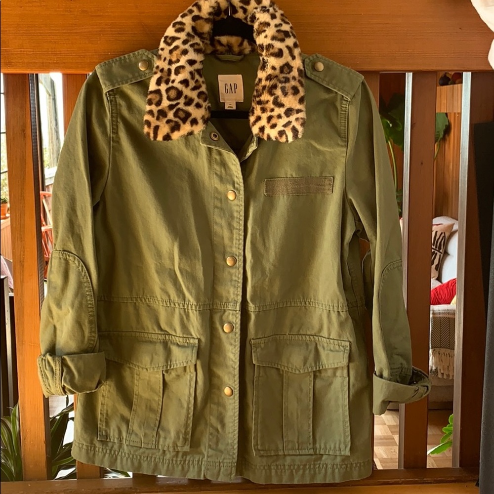 GAP green utility jacket detachable leopard XS